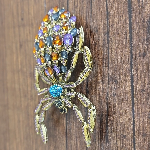 FREE SHIPPING !!  Gigantic Rhinestone Brass Spider Pin Brooch - Picture 4 of 9